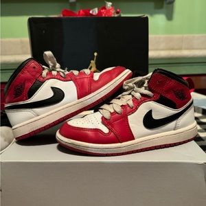 Nike Air Jordan 1s Lost and found 13c